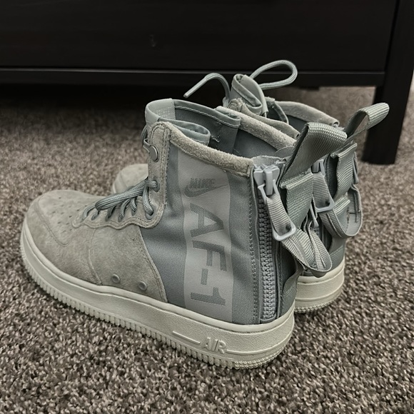 Nike SF AF-1 size 7 women’s . Perfect condition. pumice - Picture 3 of 3